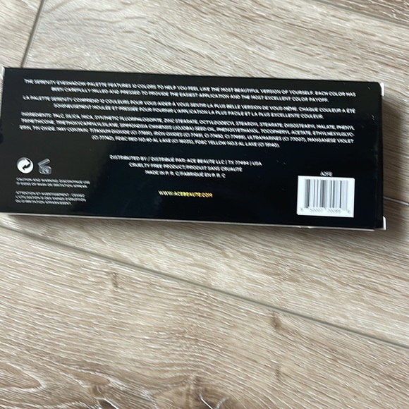 New Ace Beaute Serenity Eyeshadow Palette - Picture 4 of 5